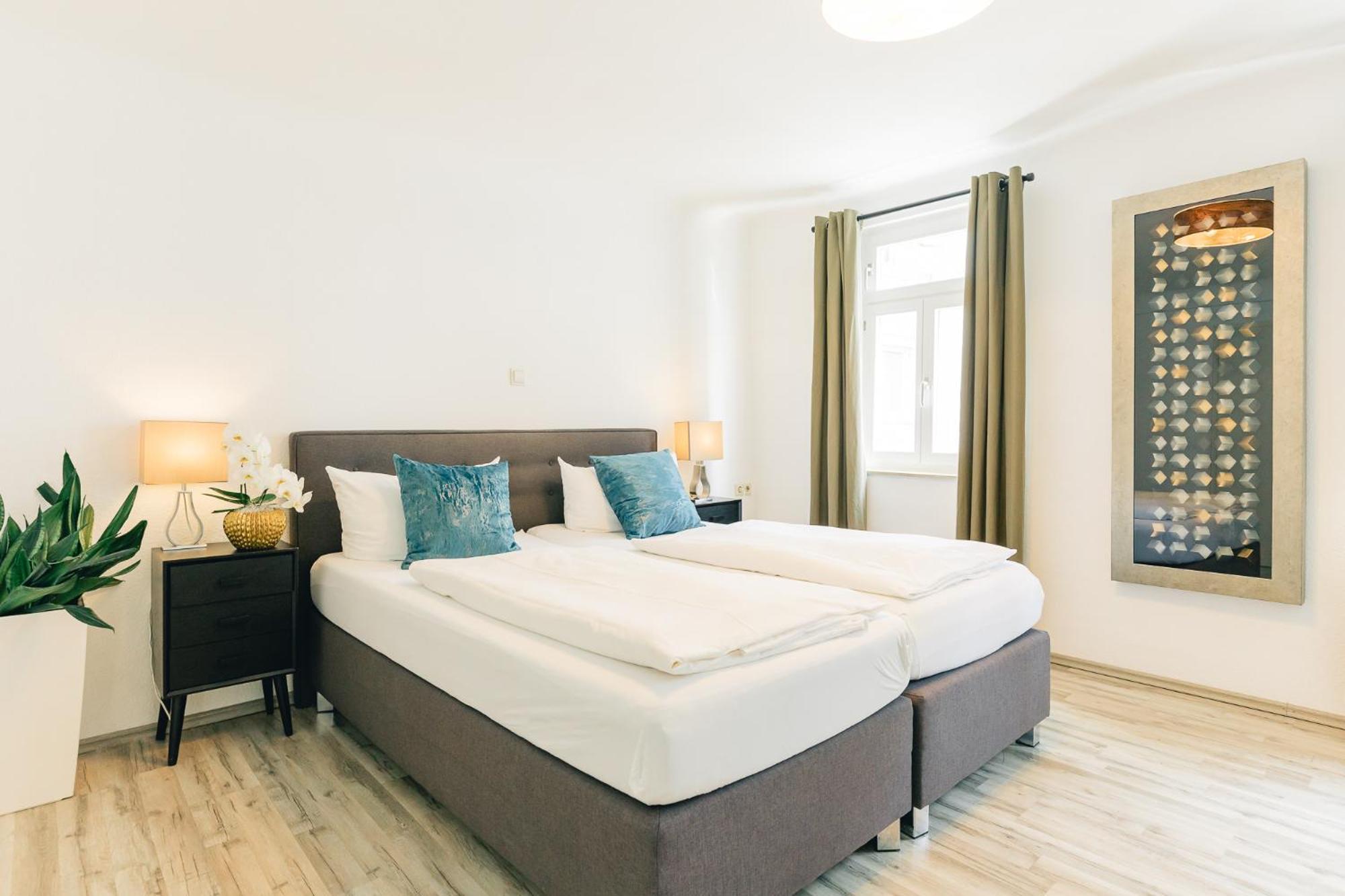 Hotel & Restaurant Rose Битигхайм-Бисинген Екстериор снимка
