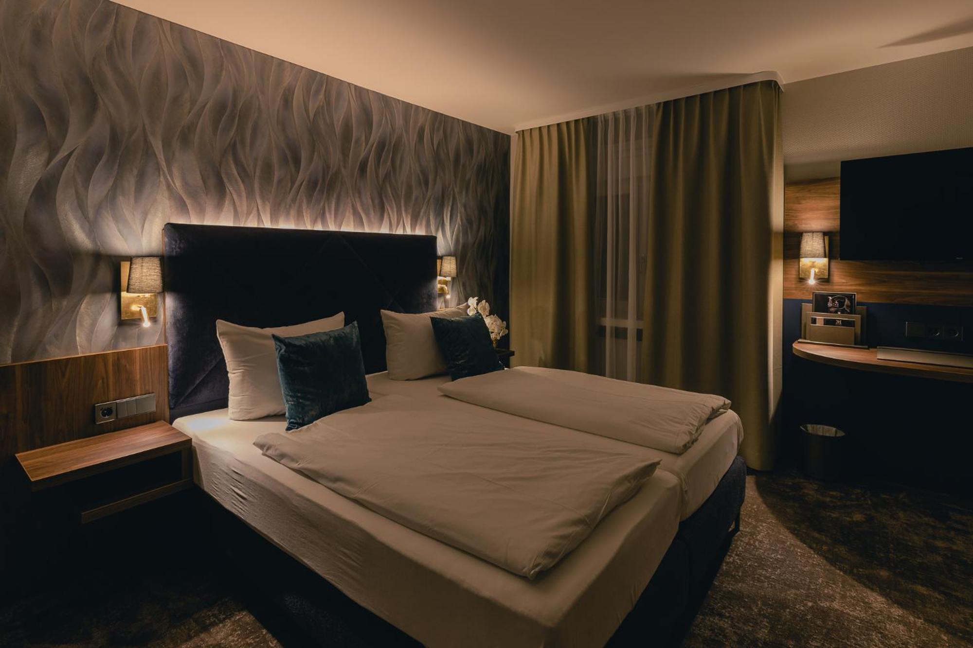 Hotel & Restaurant Rose Битигхайм-Бисинген Екстериор снимка