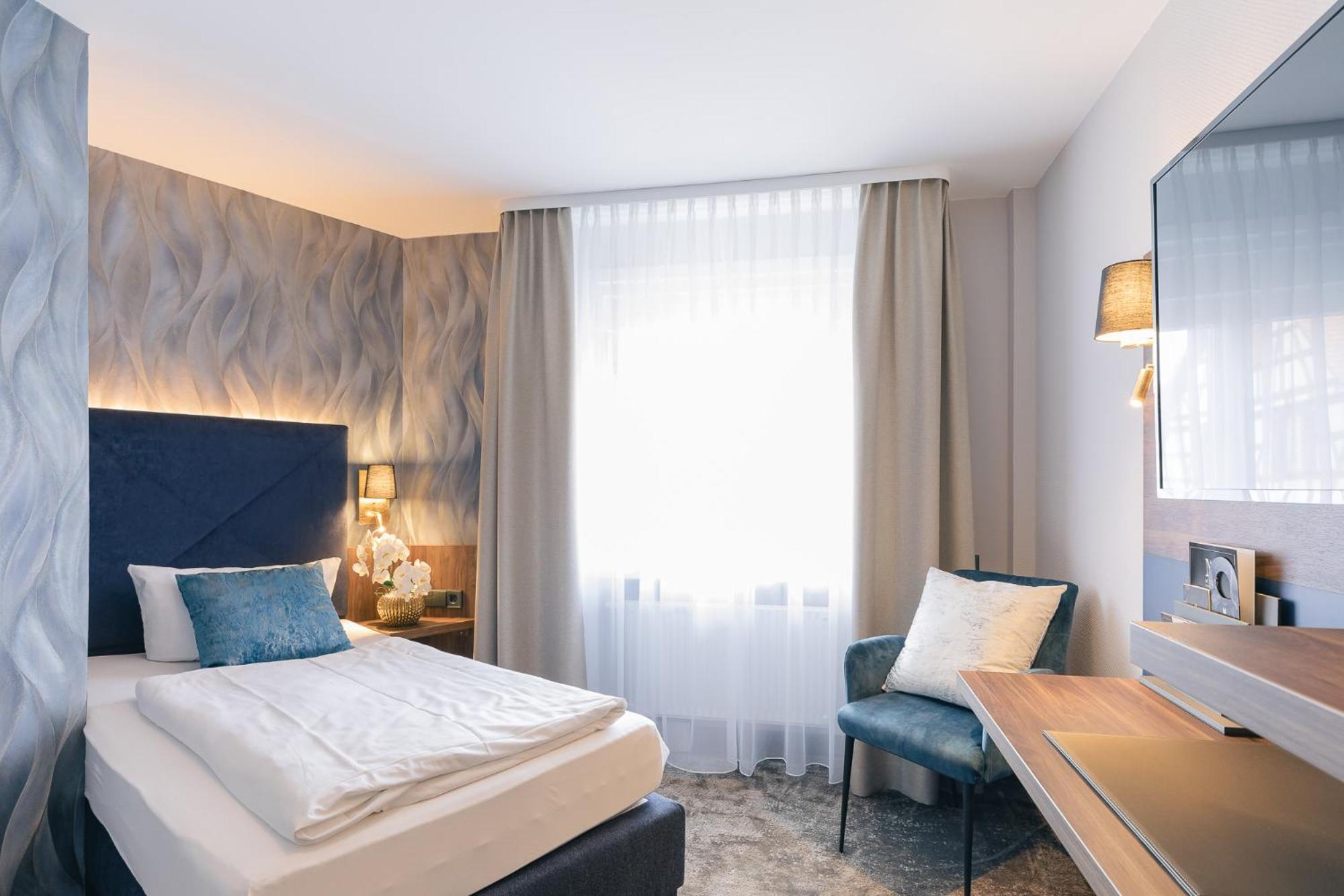 Hotel & Restaurant Rose Битигхайм-Бисинген Екстериор снимка