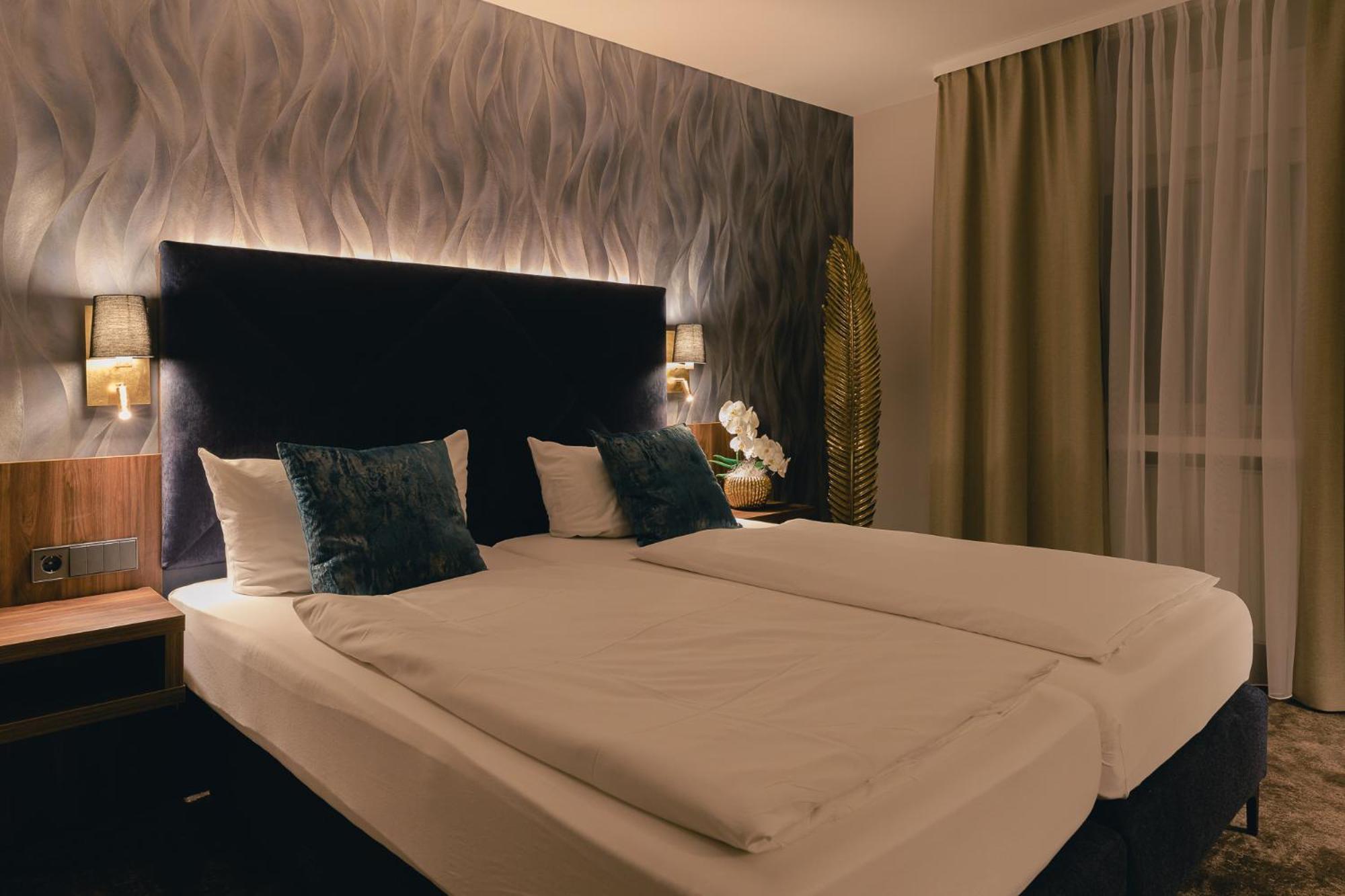 Hotel & Restaurant Rose Битигхайм-Бисинген Екстериор снимка