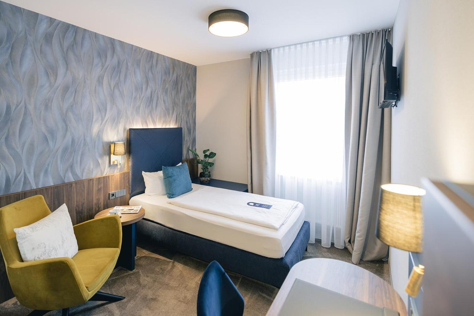 Hotel & Restaurant Rose Битигхайм-Бисинген Екстериор снимка